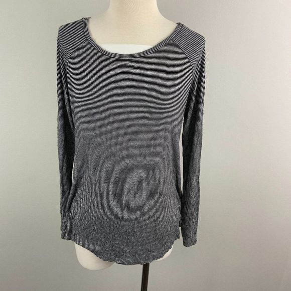 🌿4/$35 🌿AMERICAN EAGLE Soft & Sexy Black & White‎ Striped - Picture 2 of 8